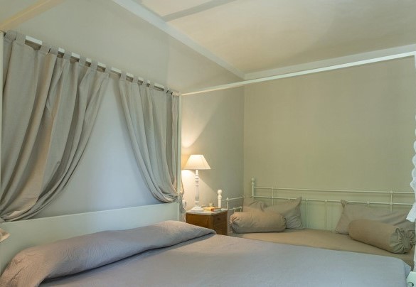 Double bedroom n.2 on the first floor - Villa La Corte 