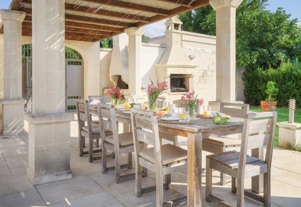 L’area barbecue e forno a legna – Villa La Dolce Vita