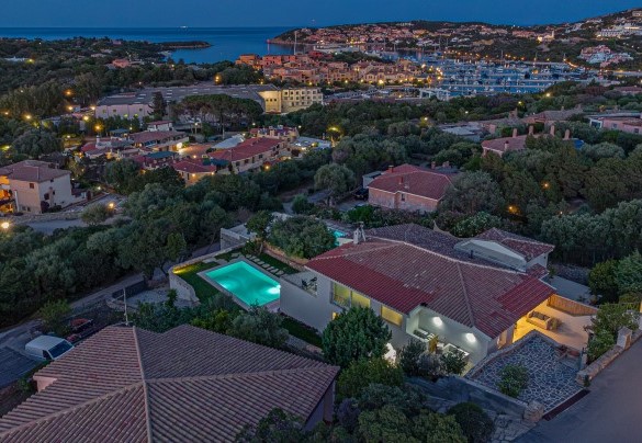 Night view of the Porto Cervo Marina – Villa La Maddalena
