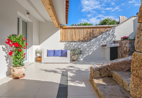 Entrance to the villa – Villa La Maddalena