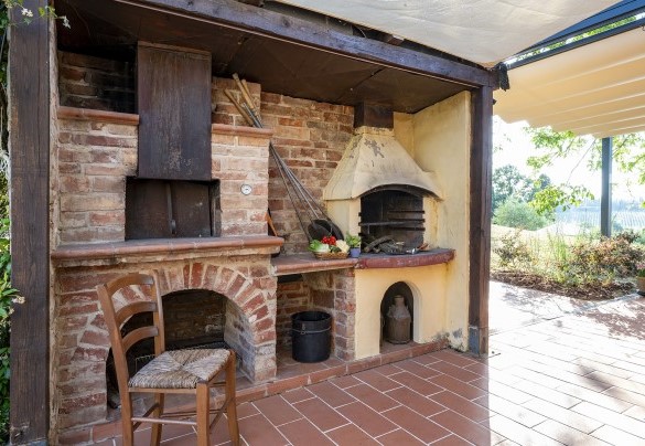 Area barbecue e forno a legna  - La Monarca