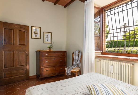 Camera matrimoniale n. 1 con letto alla francese al piano terra - La Monarca