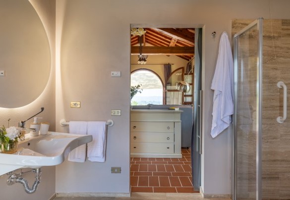 Bagno camera matrimoniale n. 8 al piano terra nell’annesso - La Monarca