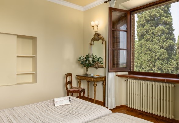 Camera matrmoniale con letto divisibile n. 5 al primo piano  - La Monarca