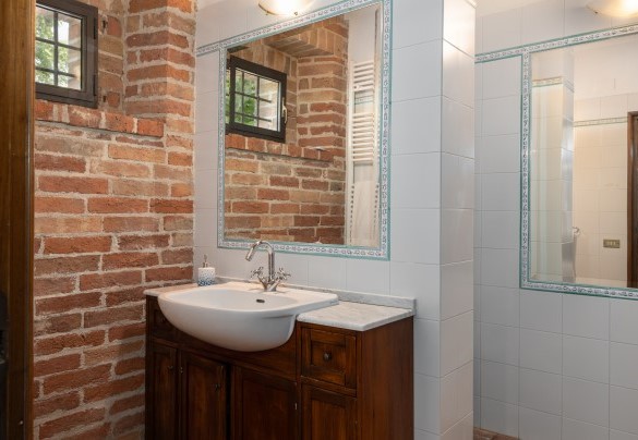 Bagno di servizio nel seminterrato - La Monarca