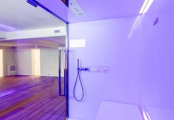 The sensory shower in the basement - Villa La Perla Bianca