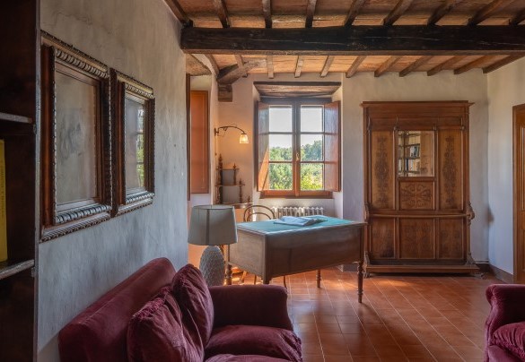 Study with TV corner on the first floor - Villa La Pizzichina