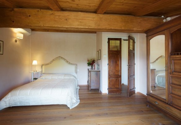 Double bedroom n.3 on the first floor with en-suite bathroom – Villa La Poiana 10
