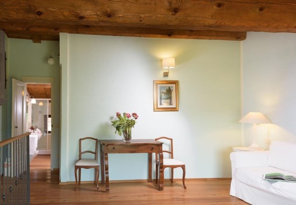 The living room on the first floor – Villa La Poiana 10