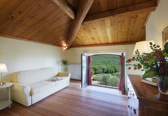 The living room of the double bedroom n.5 – Villa La Poiana 10