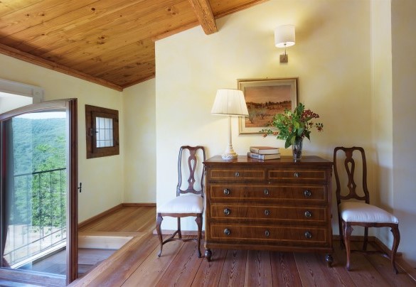 The living room of the double bedroom n.5 – Villa La Poiana 10