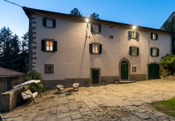 Vista della proprietà illuminata - Villa La Rassinata