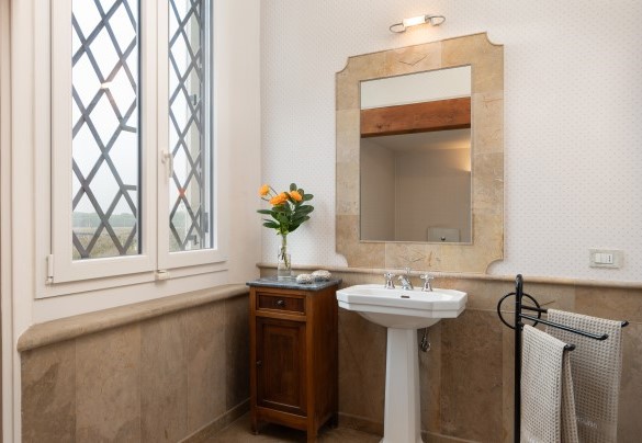 Bagno en suite con doccia n. 1 al piano terra - Villa Laguna