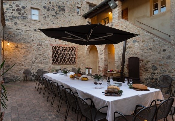 The villa is spread over two floors - Villa Le Beringhe