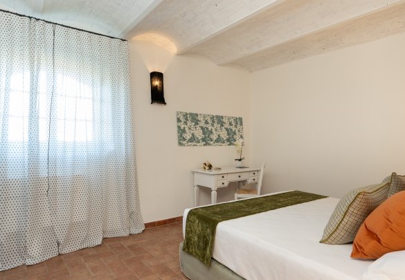 Double bedroom no. 5 (unit 3, ground floor) - Villa Le Beringhe