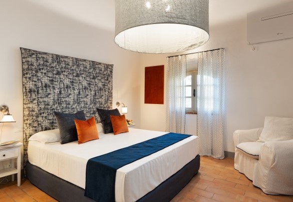 Double bedroom no. 6 (unit 4, ground floor) - Villa Le Beringhe