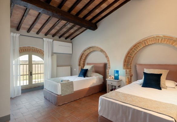 Twin bedroom no. 14 (unit 7, first floor) - Villa Le Beringhe