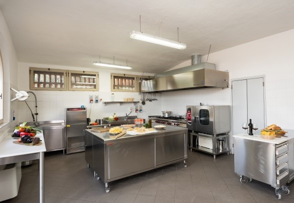 Professional kitchen in the common area - Villa Le Beringhe