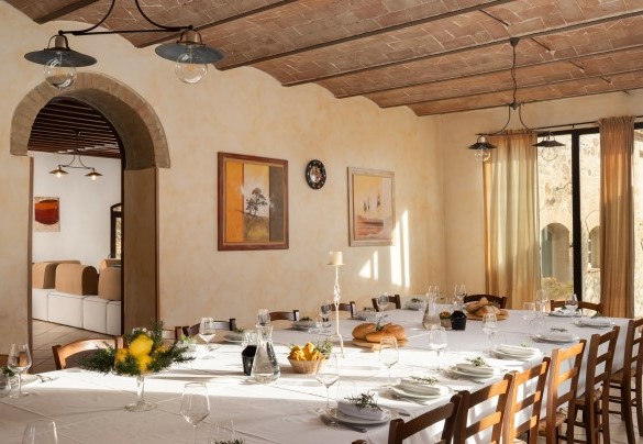 Dining room connected to the living room - Villa Le Beringhe