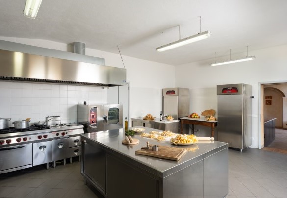 Professional kitchen in the common area - Villa Le Beringhe