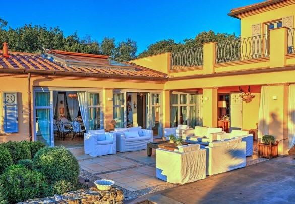 Outdoor relaxation area - Villa le Cave 