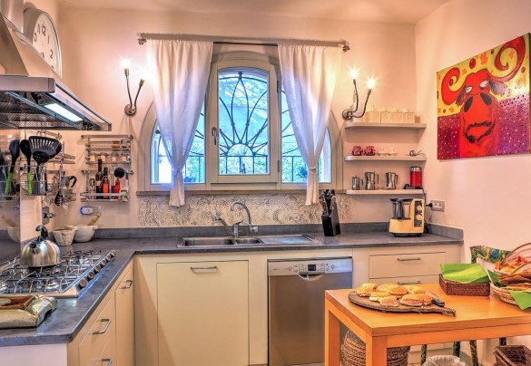 Service kitchen - Villa le Cave 