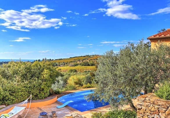 Infinity pool with sunbathing area and views of the sea and hills - Villa le Cave 