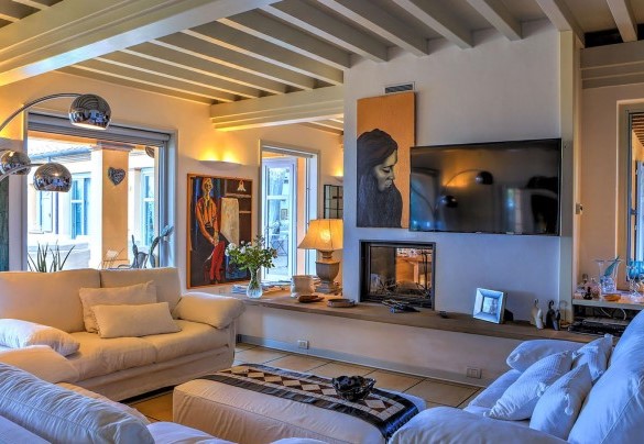 TV area and indoor relaxation area - Villa le Cave 