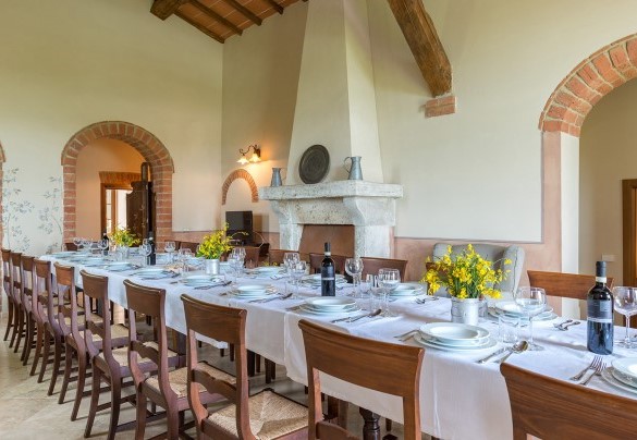 La sala da pranzo – Villa Le Chiarne 