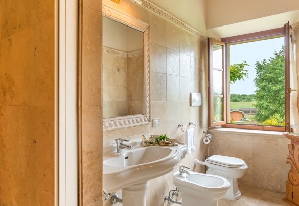 Bagno con doccia n.11 al primo piano – Villa Le Chiarne 