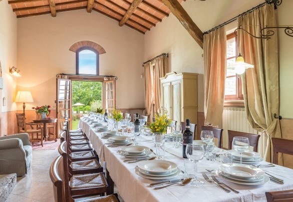 La sala da pranzo – Villa Le Chiarne  