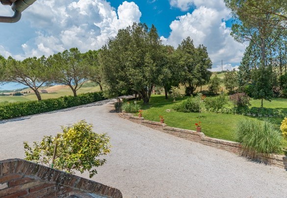 Il viale d'ingresso – Villa Le Focaie 