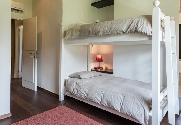 Twin bedroom, with 2 bunk beds, on the first floor - Villa Le Fontane 