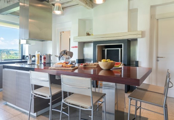  Equipped kitchen with fireplace - Villa Le Fontane