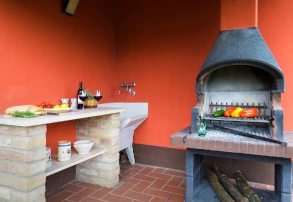 Barbecue area with sink - Villa Le Logge