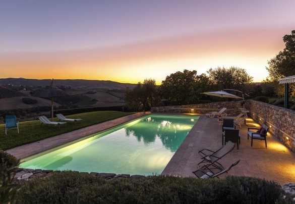The beautiful pool at the sunset - Villa Le Logge
