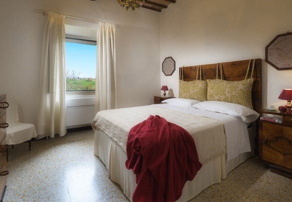 Double bedroom (140 cm wide bed) n.2 on the first floor - Villa Le Logge 