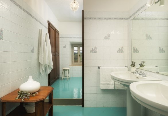 Bathroom n.2 with shower on the first floor - Villa Le Logge