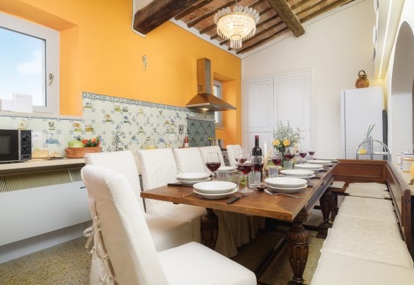 The beautiful and well-equipped kitchen - Villa Le Logge
