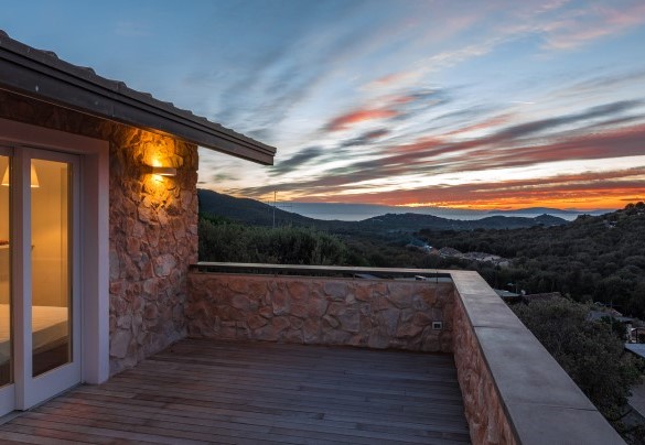 La terrazza super panoramica al primo piano al tramonto - Villa Le Mandrie