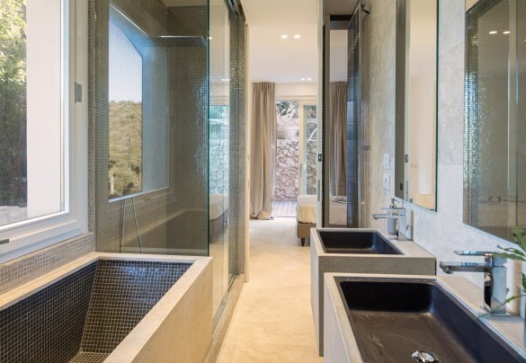 Bagno en suite con vasca e doccia al secondo piano - Villa Le Mandrie