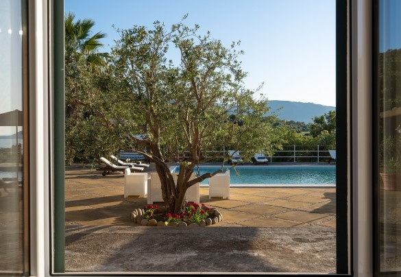 The view to the pool of the double n. 3 in unit 1 – Villa Le Sorbe