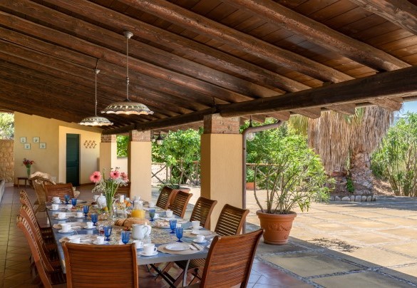 Outdoor dining area of unit 1 – Villa Le Sorbe