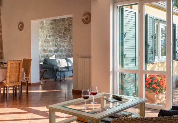 Living area in unit 1 – Villa Le Sorbe