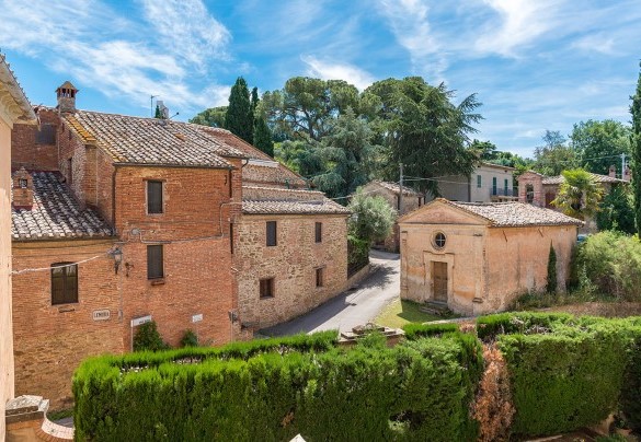 The property is located in a small town in Umbria - Villa Lemura