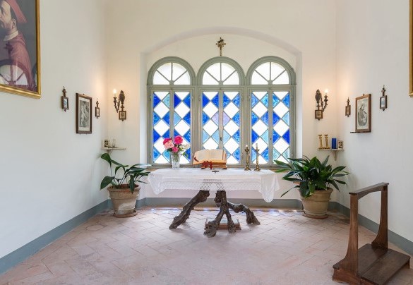 The consecrated chapel - Villa Lemura