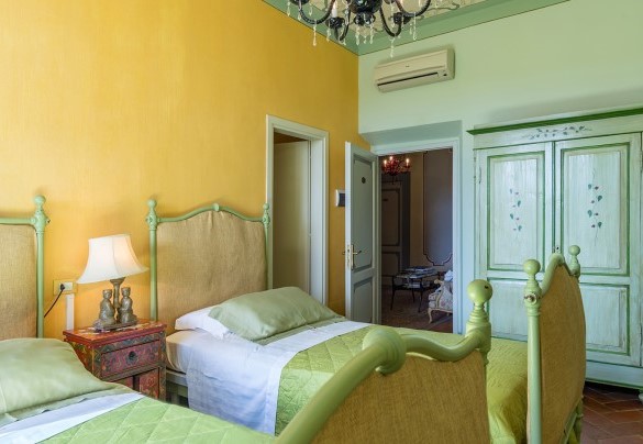 Camera doppia (con letti unibili) con bagno en-suite con doccia al primo piano – Villa Leonardo