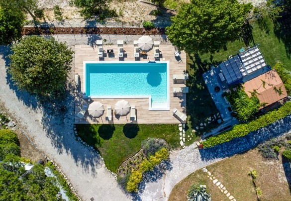 The pool measures 10 x 4 m, with a costant depth of 1.30 meters - Villa Lia