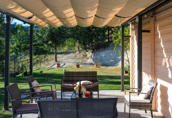 The pergola in front of the pool - Villa Lia