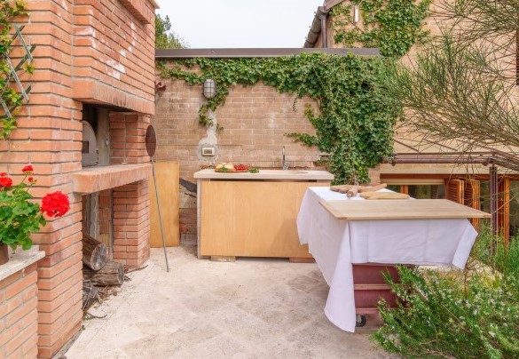 Il forno a legna - Villa Lia